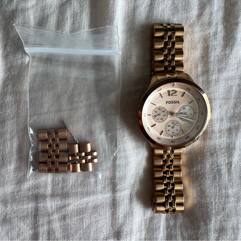 Authentic Fossil Watch - Rose Gold - Model ES3241